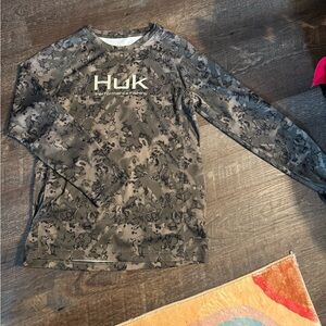HUK Fishing Performance Wear Youth Lrg Camo Long Sleeve Shirt